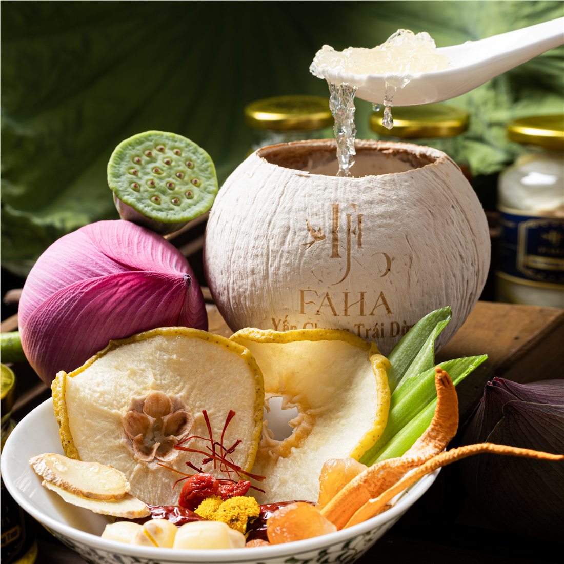 Yến chưng trái dừa Signature FaHa